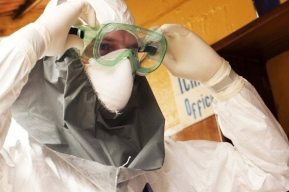 Morre médico liberiano que tomou droga experimental contra ebola