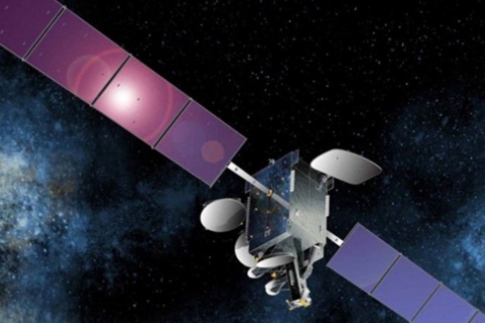 Hispasat analisa aquisições com operadoras de satélite