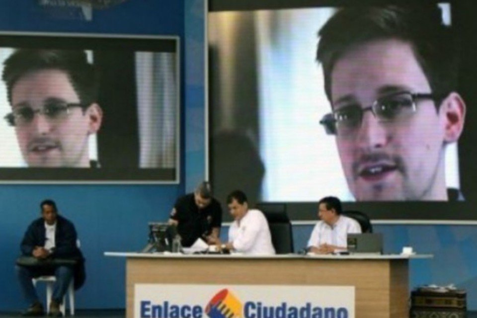 Solução para Snowden está com a Rússia, afirma Correa