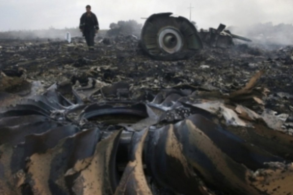 Malásia estuda respostas a queda de avião na Ucrânia