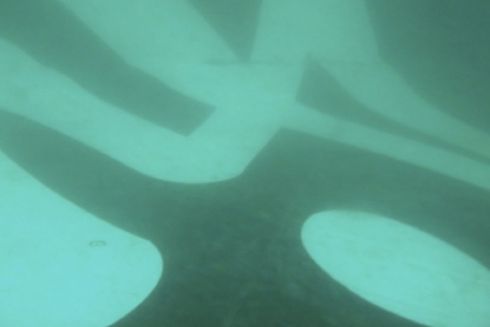 Destroços da cauda do avião da AirAsia são encontrados no fundo do mar