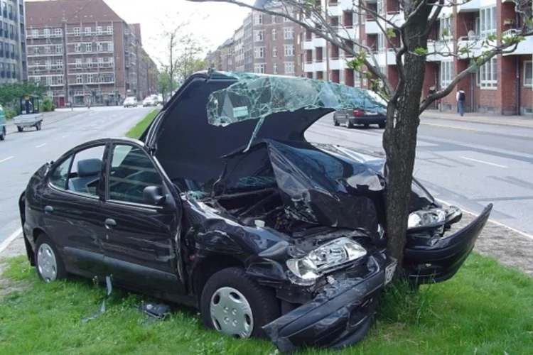 Carro (Wikimedia)