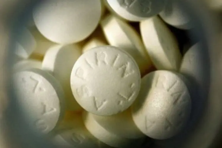 
	Aspirina: o objetivo &eacute; determinar se tomar aspirina todos os dias por cinco anos pode parar ou retardar a recorr&ecirc;ncia de c&acirc;ncer tratados numa fase precoce
 (©afp.com / Tim Boyle)