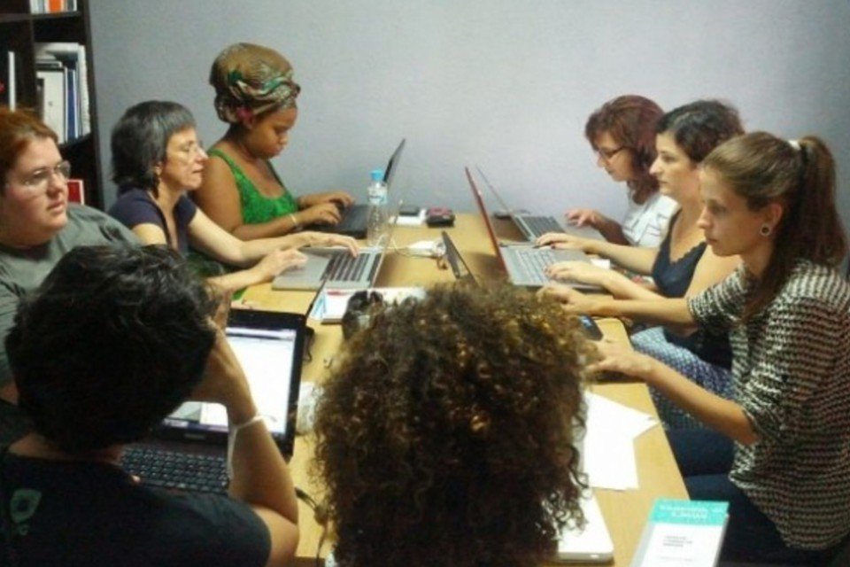 Hackathon reúne apenas mulheres em SP