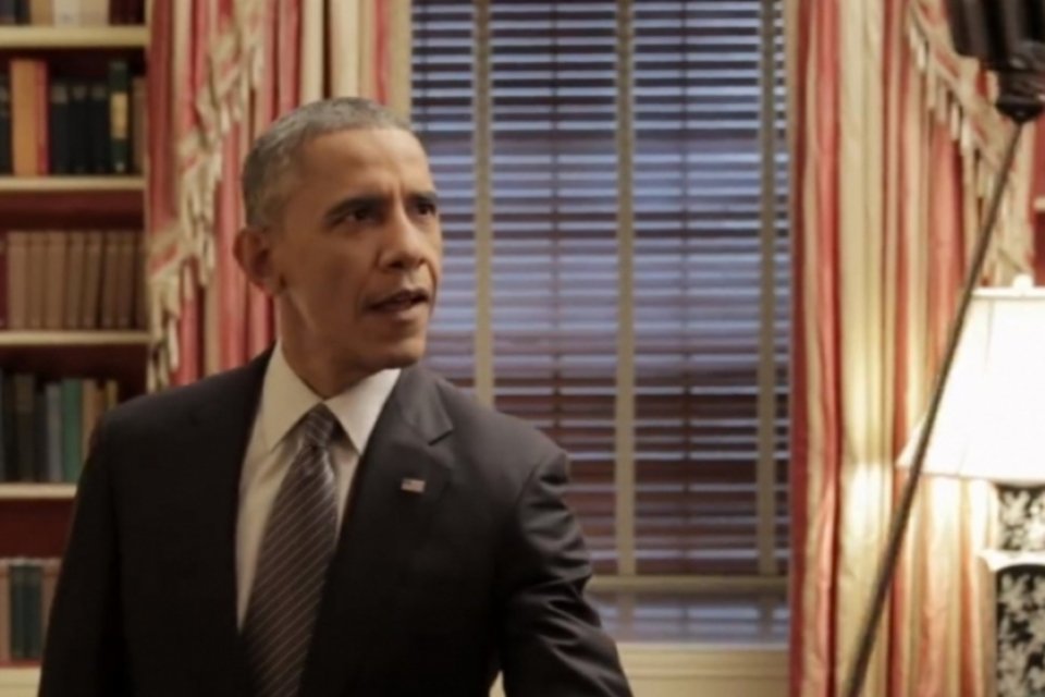 Obama faz vídeo com pau de selfie para promover plano de saúde americano