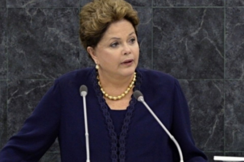 Dilma diz que cinco governos acessam dados do Brasil