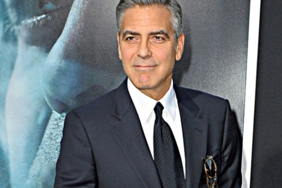 George Clooney afirma que Tesla Roadster o deixou na estrada