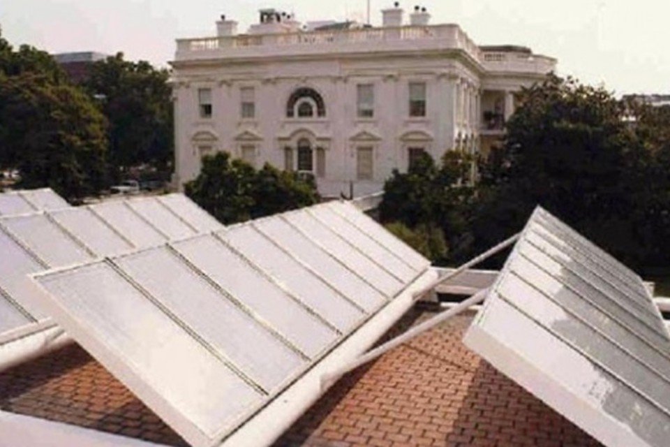 EUA instalam painéis solares na Casa Branca