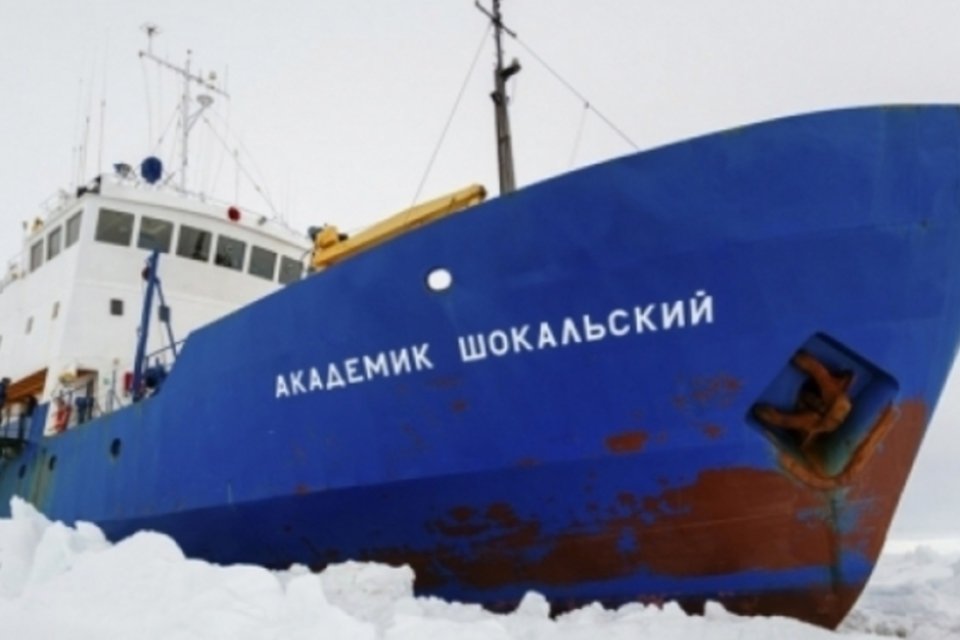 Quebra-gelo dos EUA vai a resgate de navios chinês e russo na Antártida