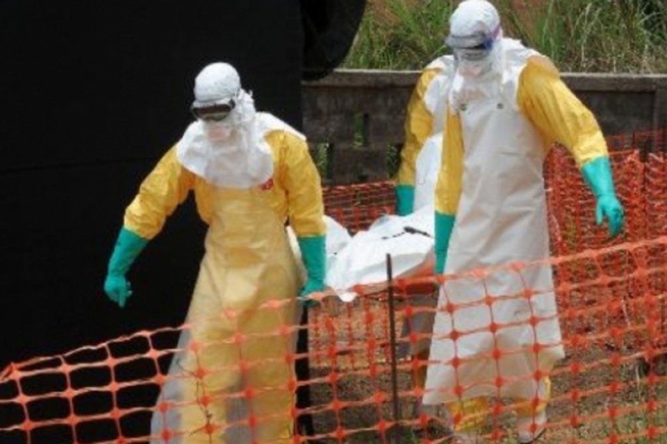 Cresce temor de epidemia de Ebola; Europa e Ásia estão em alerta