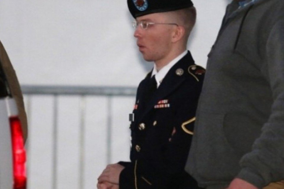 Advogado pede perdão presidencial de Obama para Manning