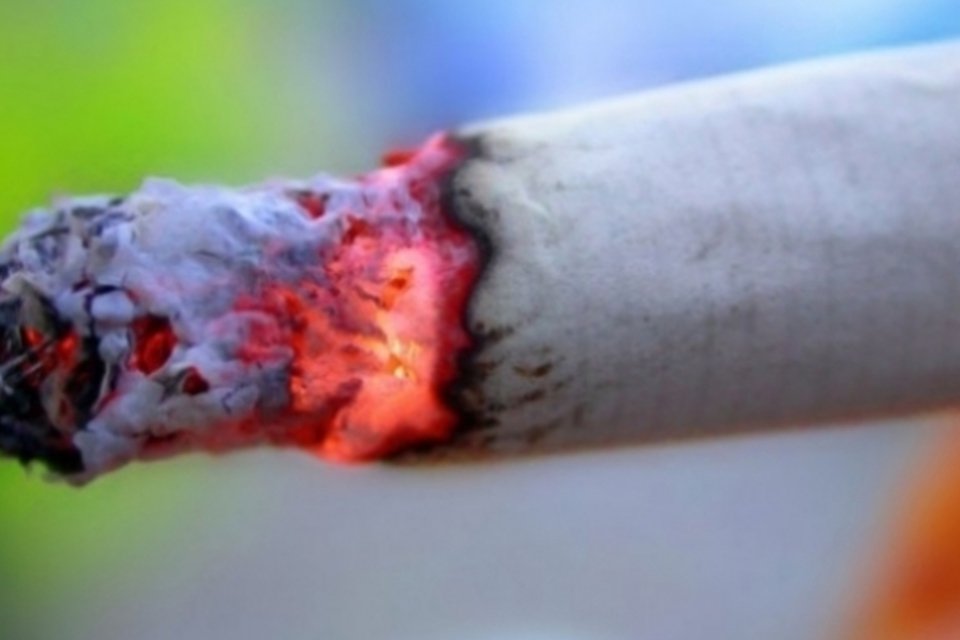 Deputados de SP aprovam multa de R$ 200 para fumantes