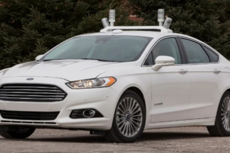 Ford Fusion  (Ford)