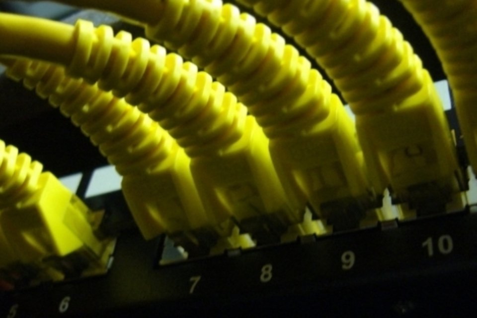 Falta de monitoramento online transformou Internet em 'refúgio terrorista', diz relatório britânico