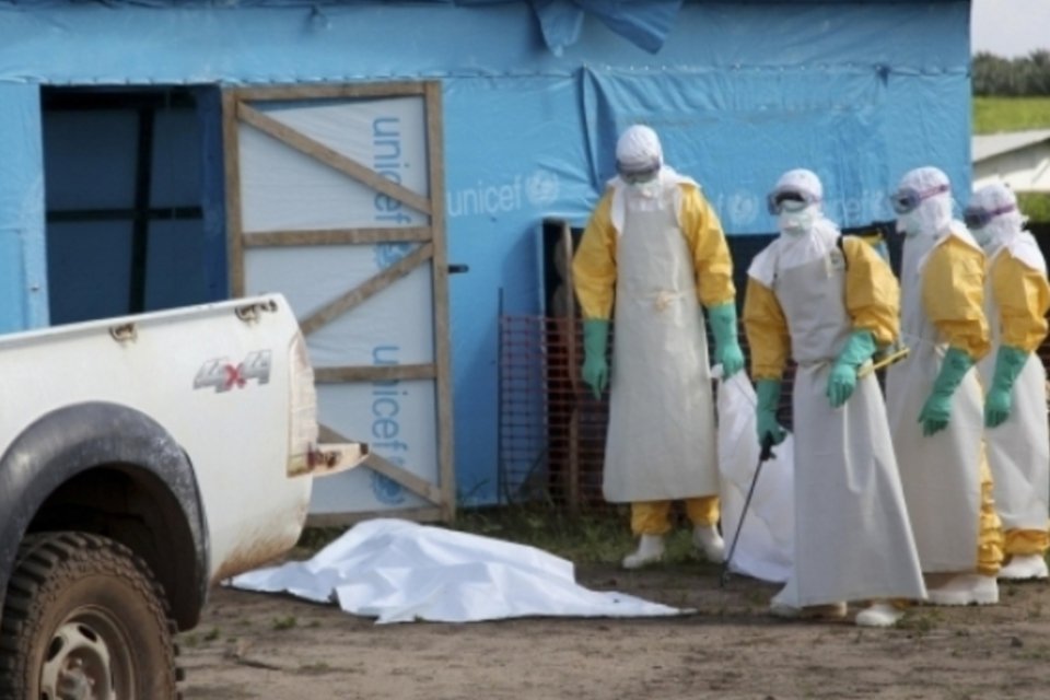 OMS: Casos de ebola passam de 10 mil, com 4.922 mortos