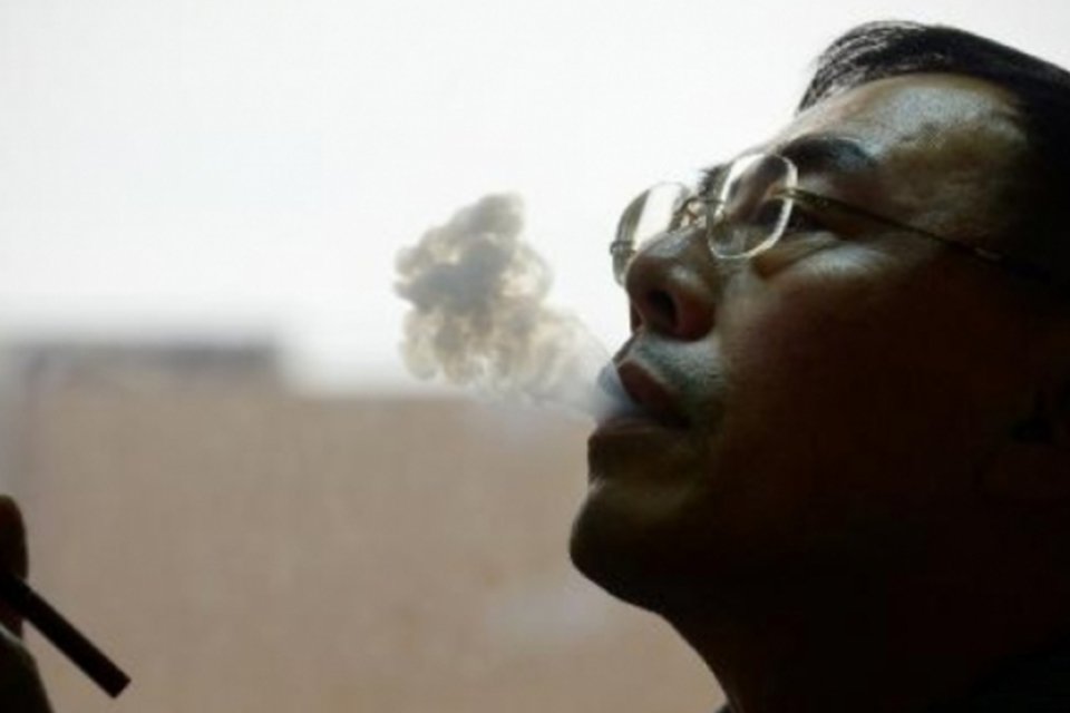 Para o chinês inventor do cigarro eletrônico, sonho quase vira fumaça
