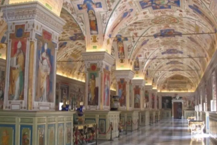 
	Interior da biblioteca do Vaticano

