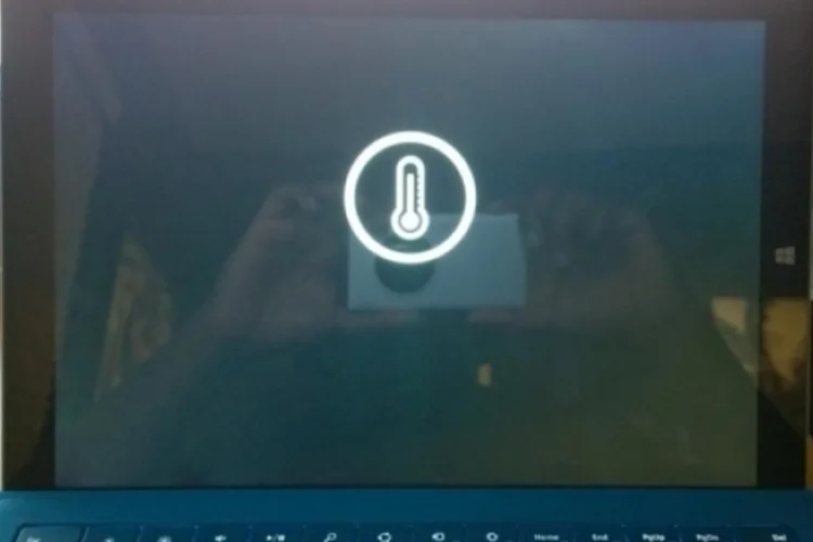 Aviso Surface Pro 3  (Reprodução/Jarem)