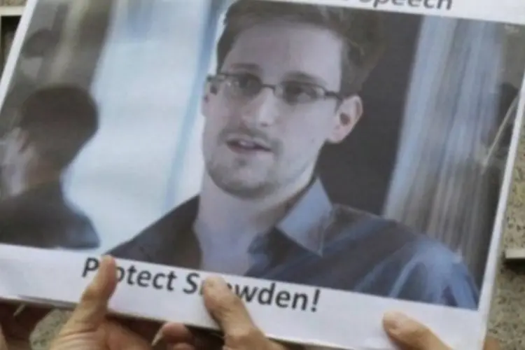 snowden (REUTERS / Bobby Yip)