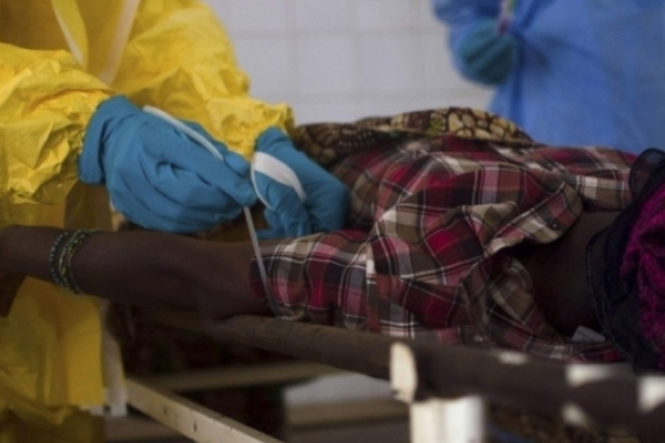 Melhora estado de saúde de americano contaminado pelo ebola