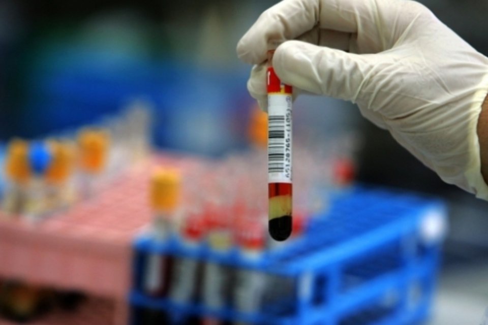 Exame de sangue pode detectar risco de suicídio, diz estudo