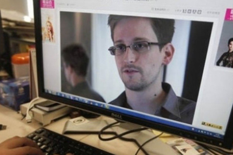 Pequim se afasta de caso Snowden e defende relações com os EUA