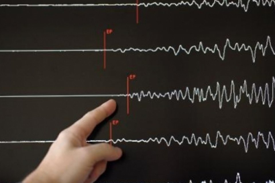 Terremoto de 7,0 de magnitude atinge Atlântico sul