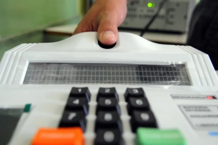 Eleições: eles foram identificados por meio das digitais