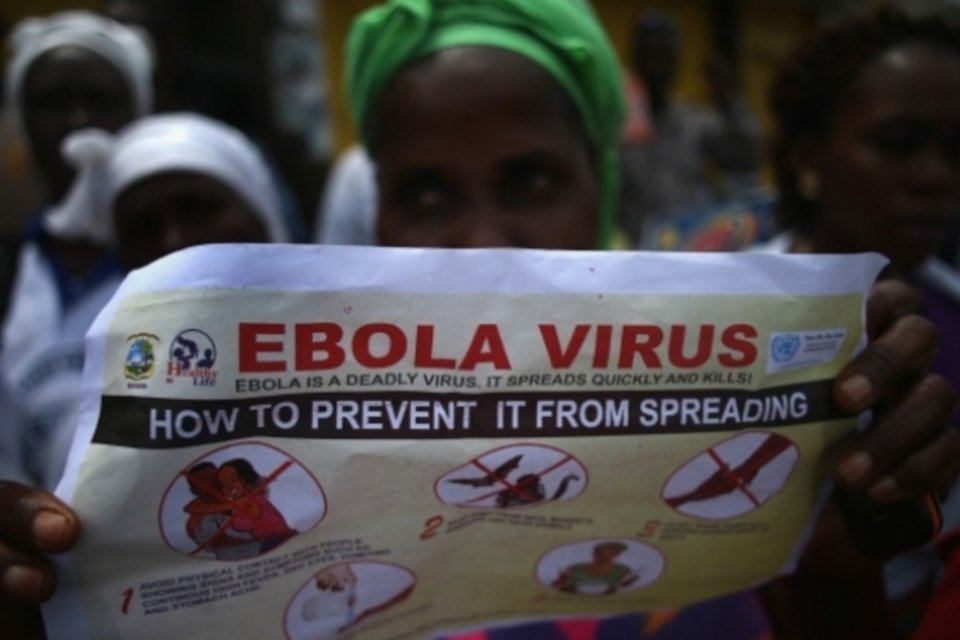 Testes de vacinas começam em países afetados por ebola