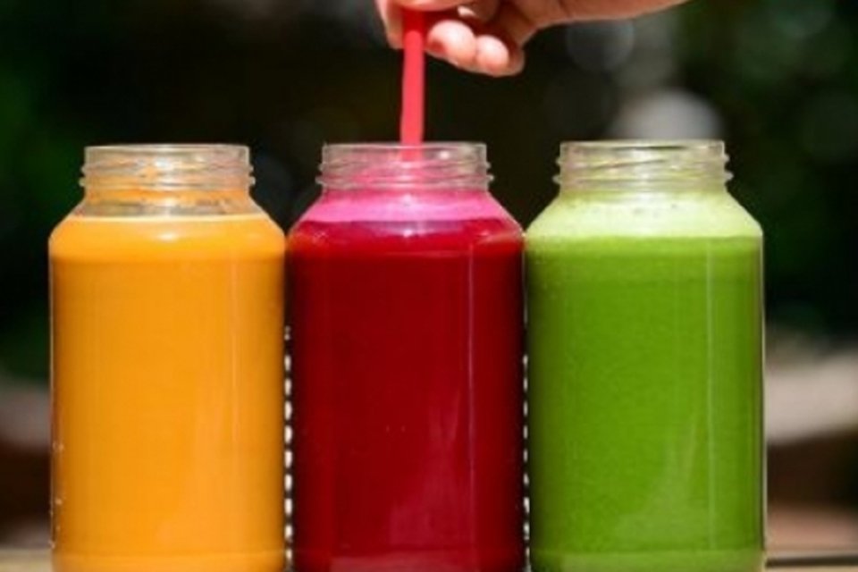 Jejuns e sucos verdes substituem as dietas em Los Angeles