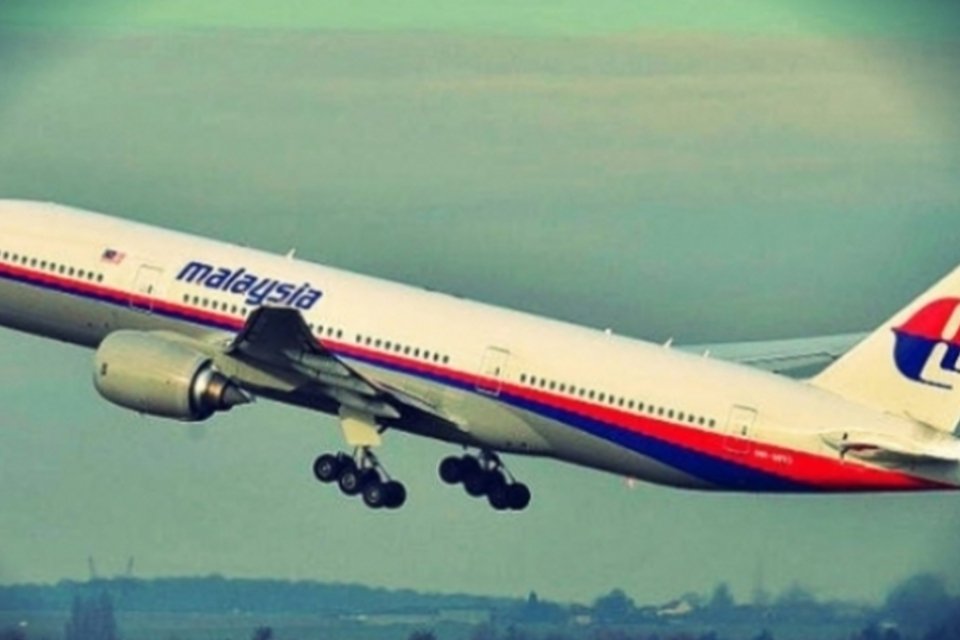 Malásia revisará todos os dados em nova fase de buscas por avião