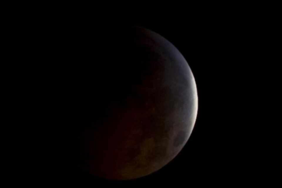 Eclipse lunar acontece sobre o Brasil esta noite