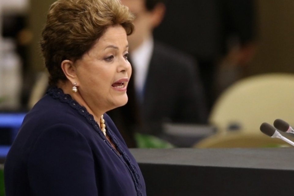Dilma Rousseff volta ao Twitter e interage com Dilma Bolada