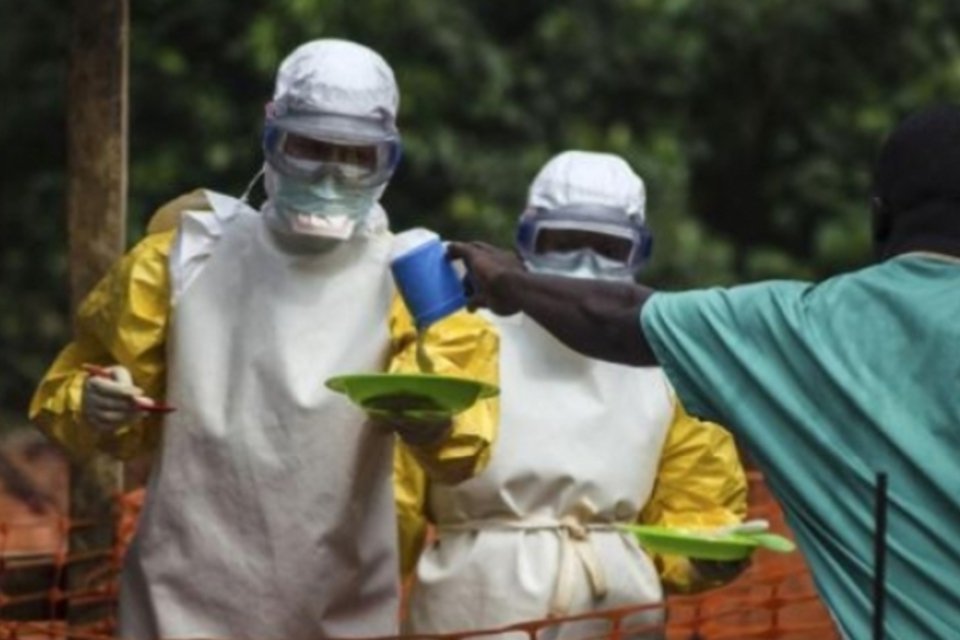 Transmissão do ebola continua intensa em Serra Leoa, diz OMS