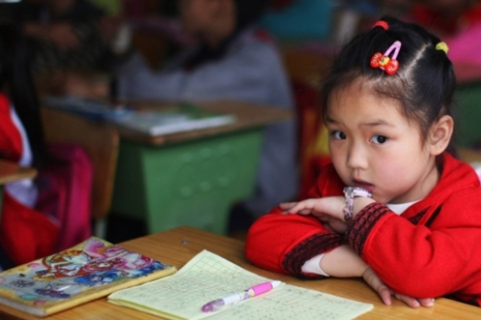 Estudo na China indica que a miopia afeta mais crianças de classes altas