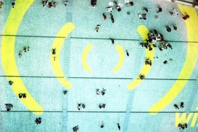 wi-fi (wonderland/flickr)