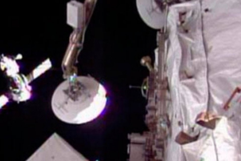 Soyuz atraca na ISS com dois dias de atraso