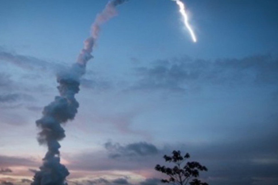 Empresa lança satélites para popularizar internet rápida e barata