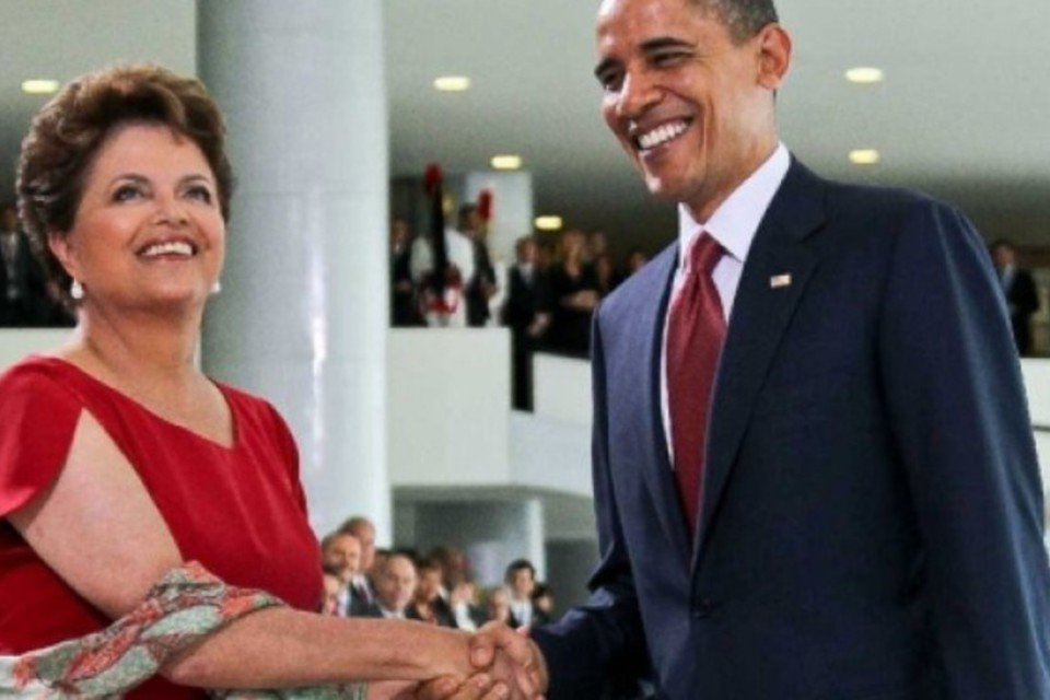 Dilma aguarda explicações para confirmar visita aos EUA