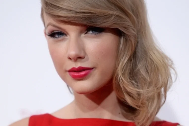 Taylor Swift (Dimitrios Kambouris/Getty Images)