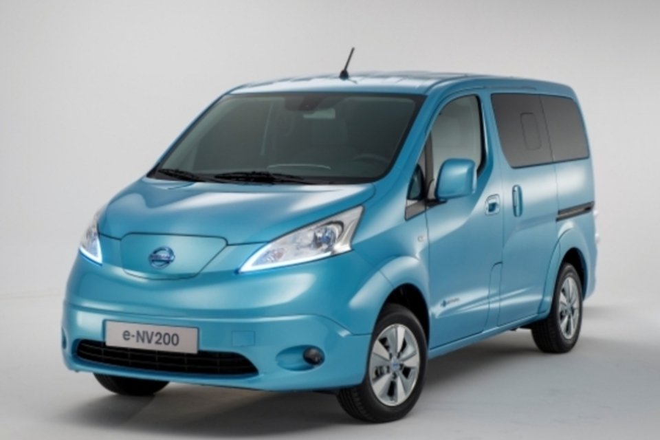 Nissan lança 2º carro elétrico e expande tecnologia de emissão zero