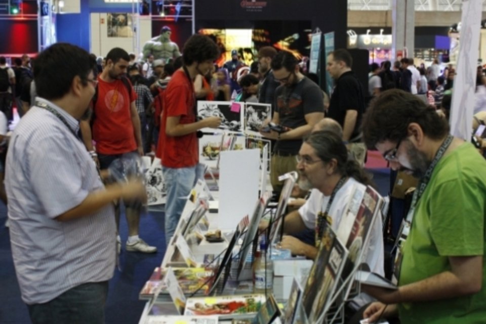 Quadrinhos, armaduras e camisetas nerds: um rolê pela Comic Con Experience