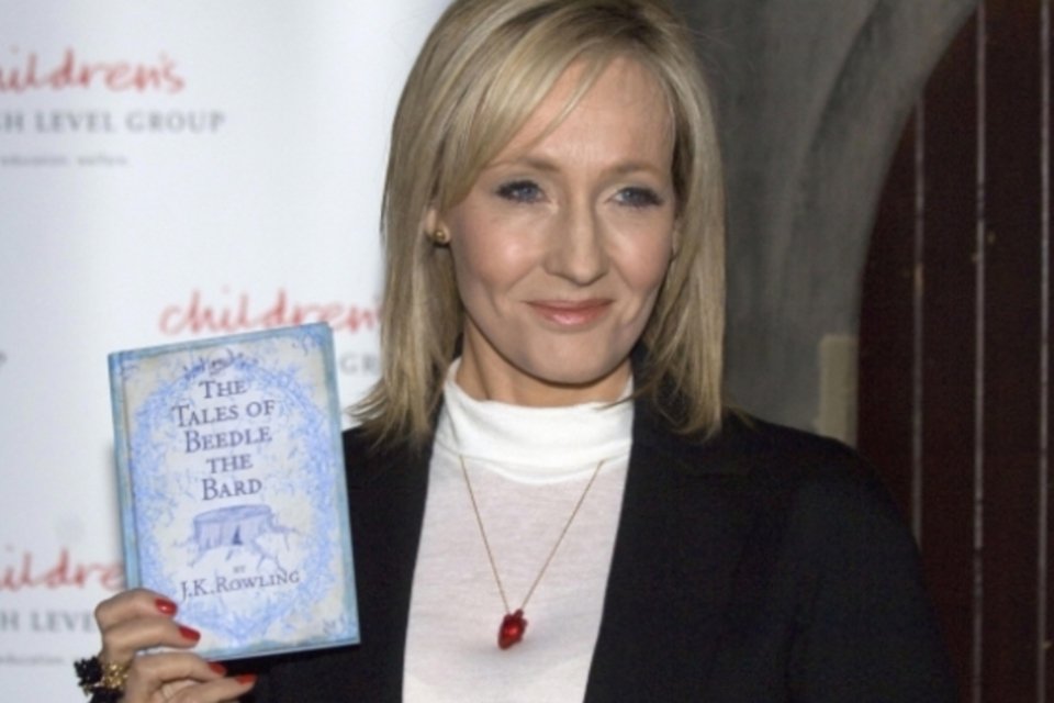 Advogado que revelou pseudônimo de JK Rowling leva multa