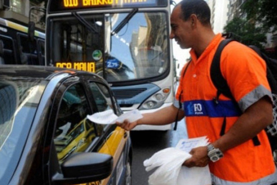 Bairro nobres do Rio recebem blitz do lixo