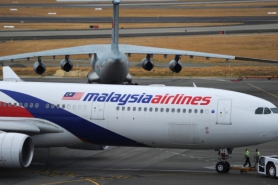 Navio chinês que busca avião da Malásia detecta sinal no Índico
