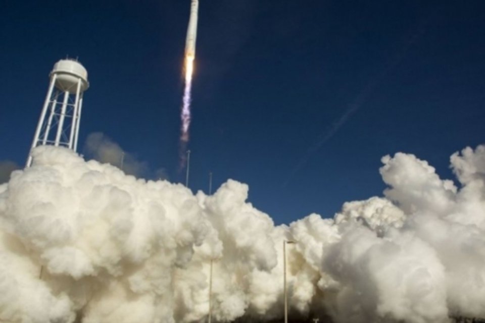Cápsula Cygnus se acopla à Estação Espacial Internacional