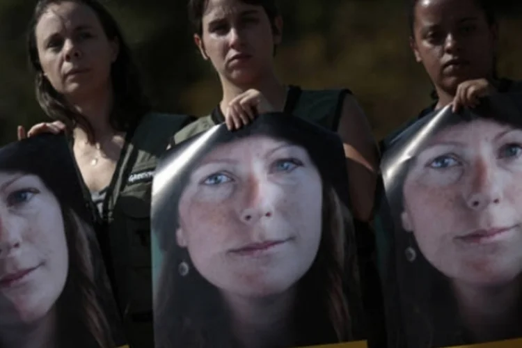 Ativistas do Greenpeace (Reuters)