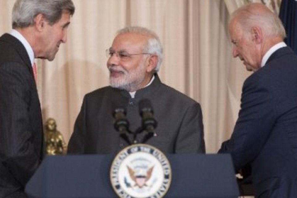 EUA e Índia assinam acordos e lançarão satélite