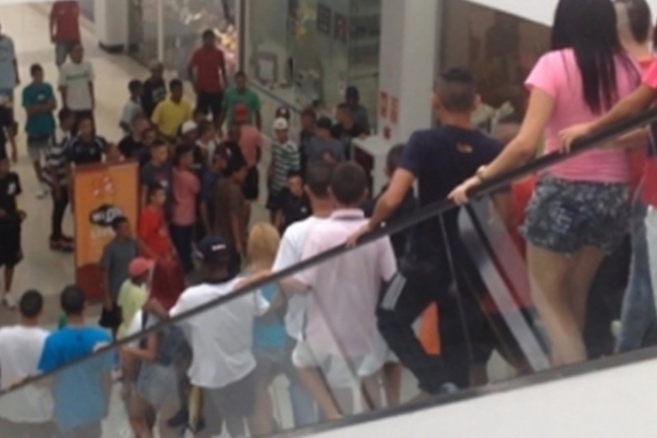 Shopping do Rio fecha portas para evitar rolezinho
