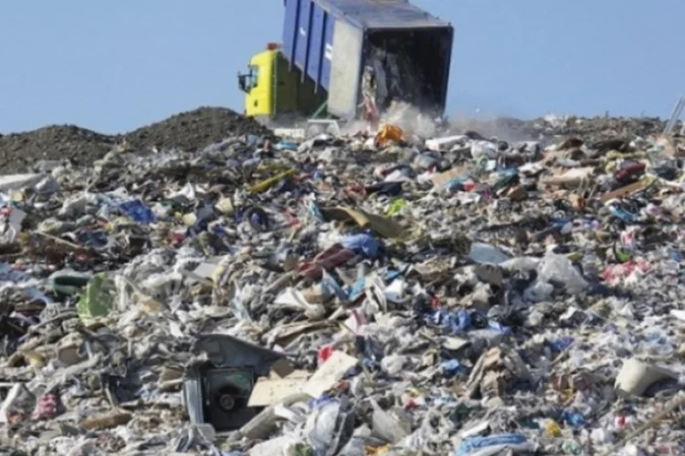 Apesar de nove em cada 10 cidades brasileiras possuírem algum serviço de coleta, houve queda de volume na destinação adequada (maol/Creative Commons)